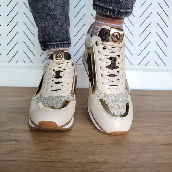 ❤️MK WILMA Women's Trainer Sneaker 9 Monogram Gold Brown Casual Lifestyle Shoes - Picture 5 of 11